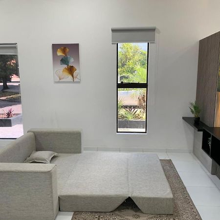 Casa Y Monoambiente En Pilar, Pyヴィラ エクステリア 写真